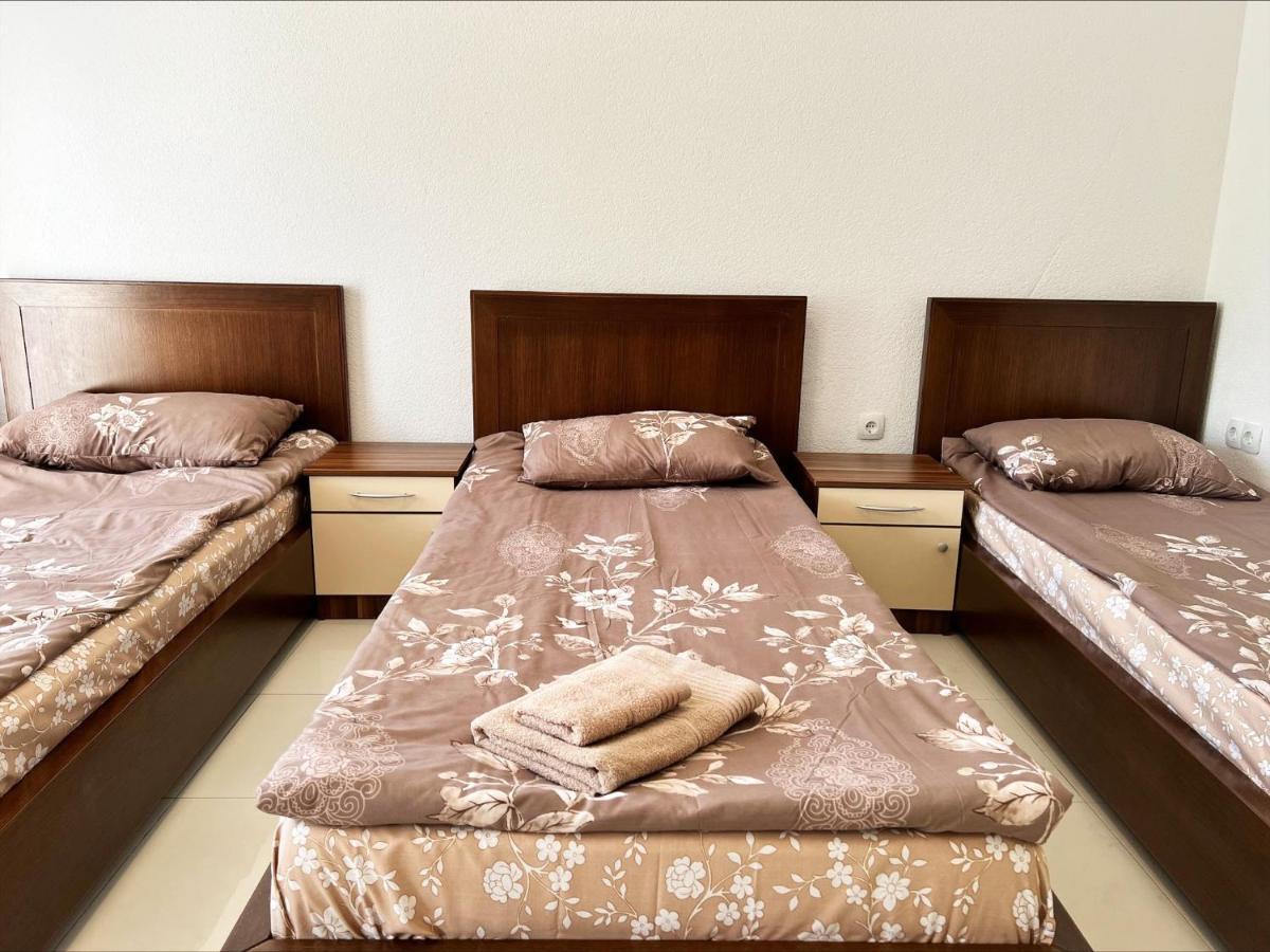 Majap Hostel Ohrid Bagian luar foto