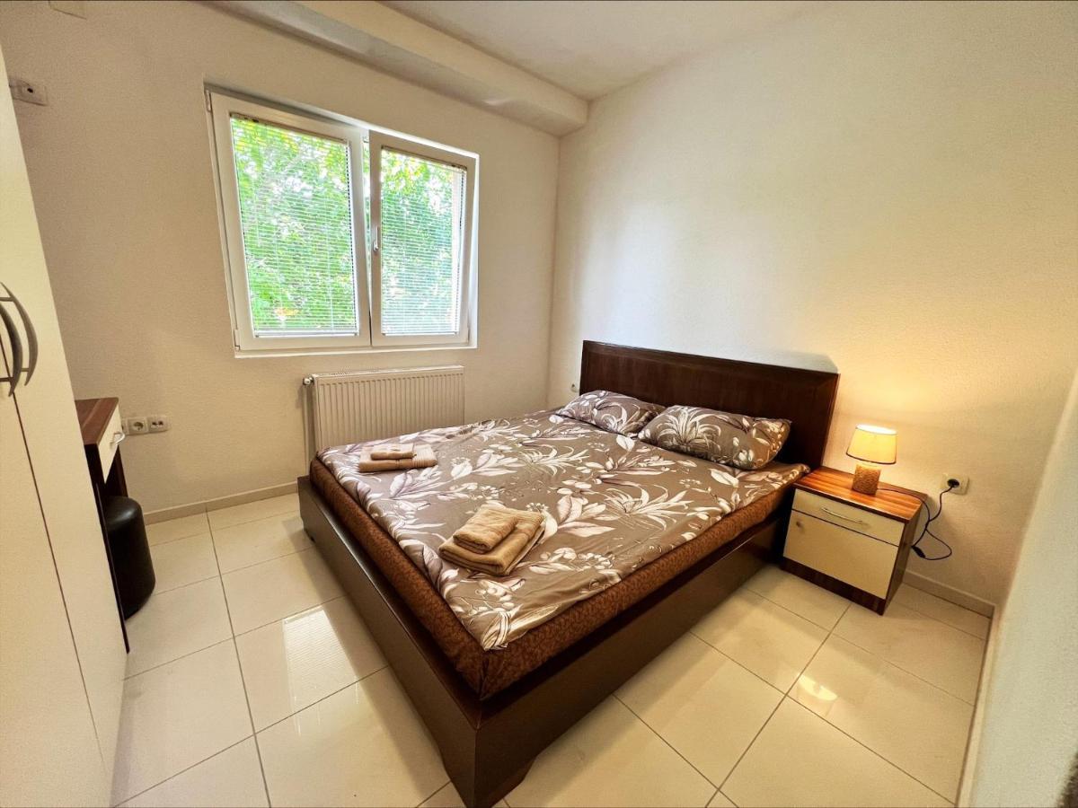 Majap Hostel Ohrid Bagian luar foto