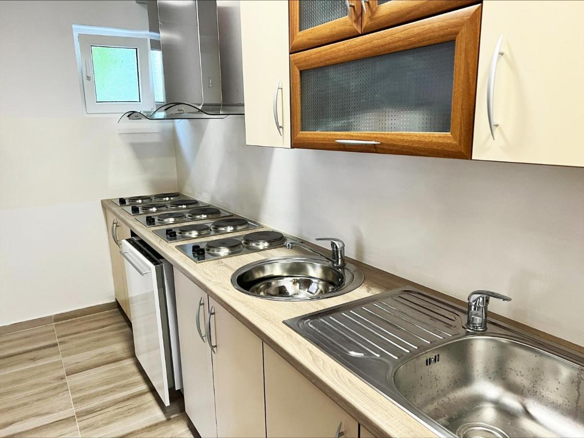 Majap Hostel Ohrid Bagian luar foto