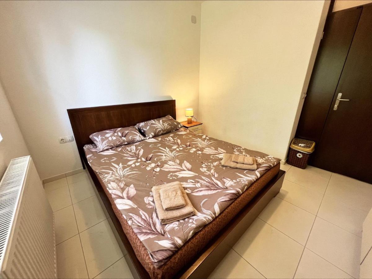 Majap Hostel Ohrid Bagian luar foto