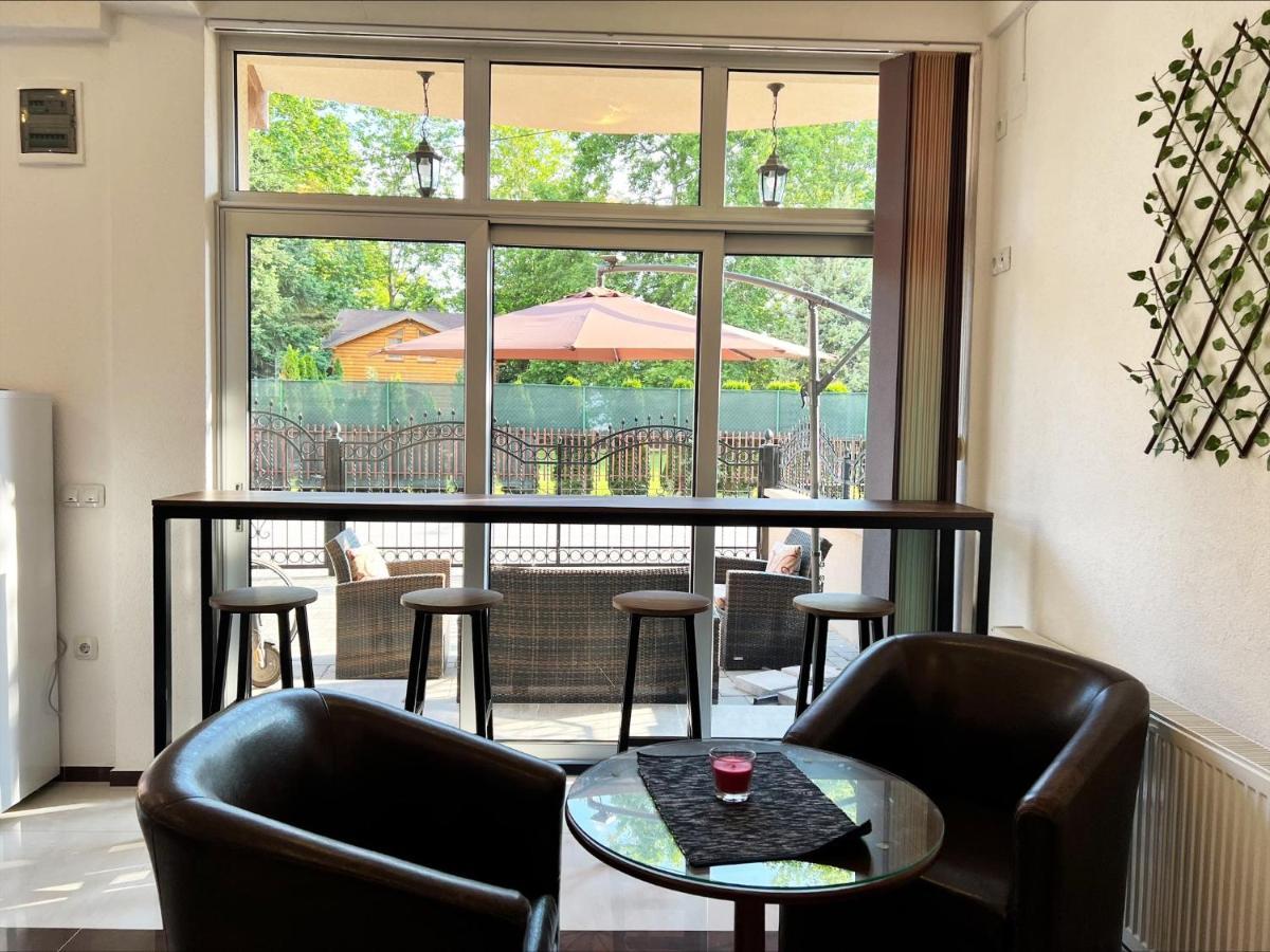 Majap Hostel Ohrid Bagian luar foto