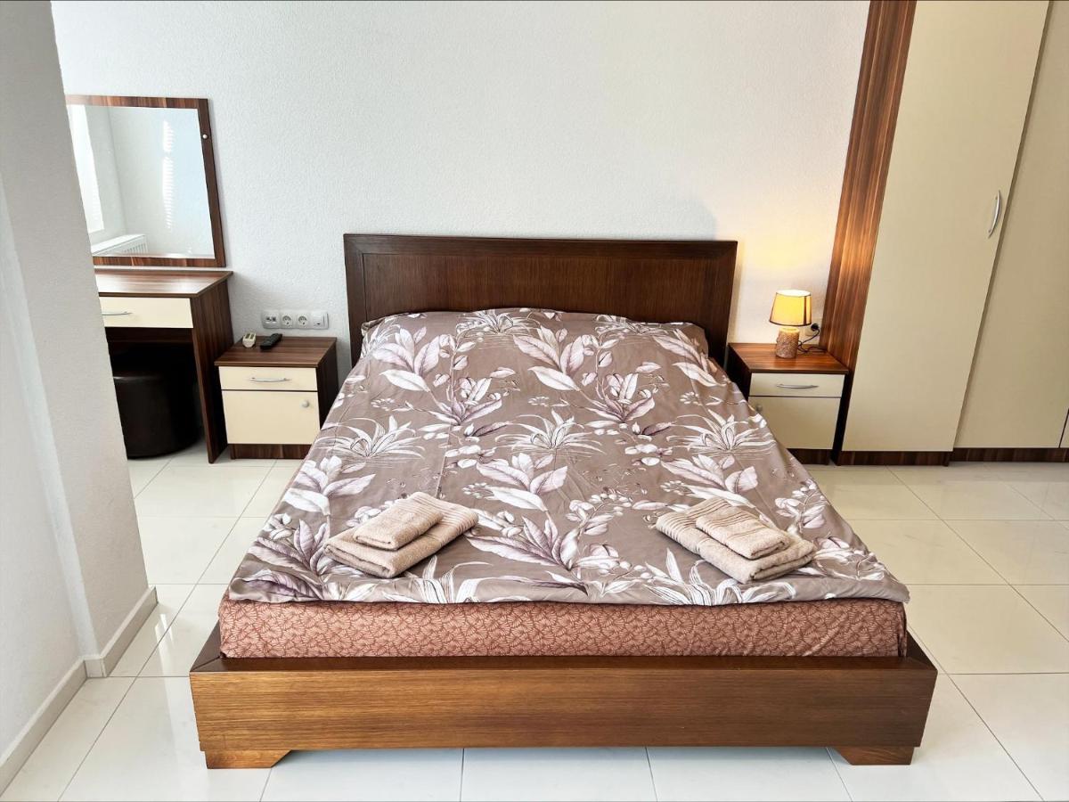 Majap Hostel Ohrid Bagian luar foto