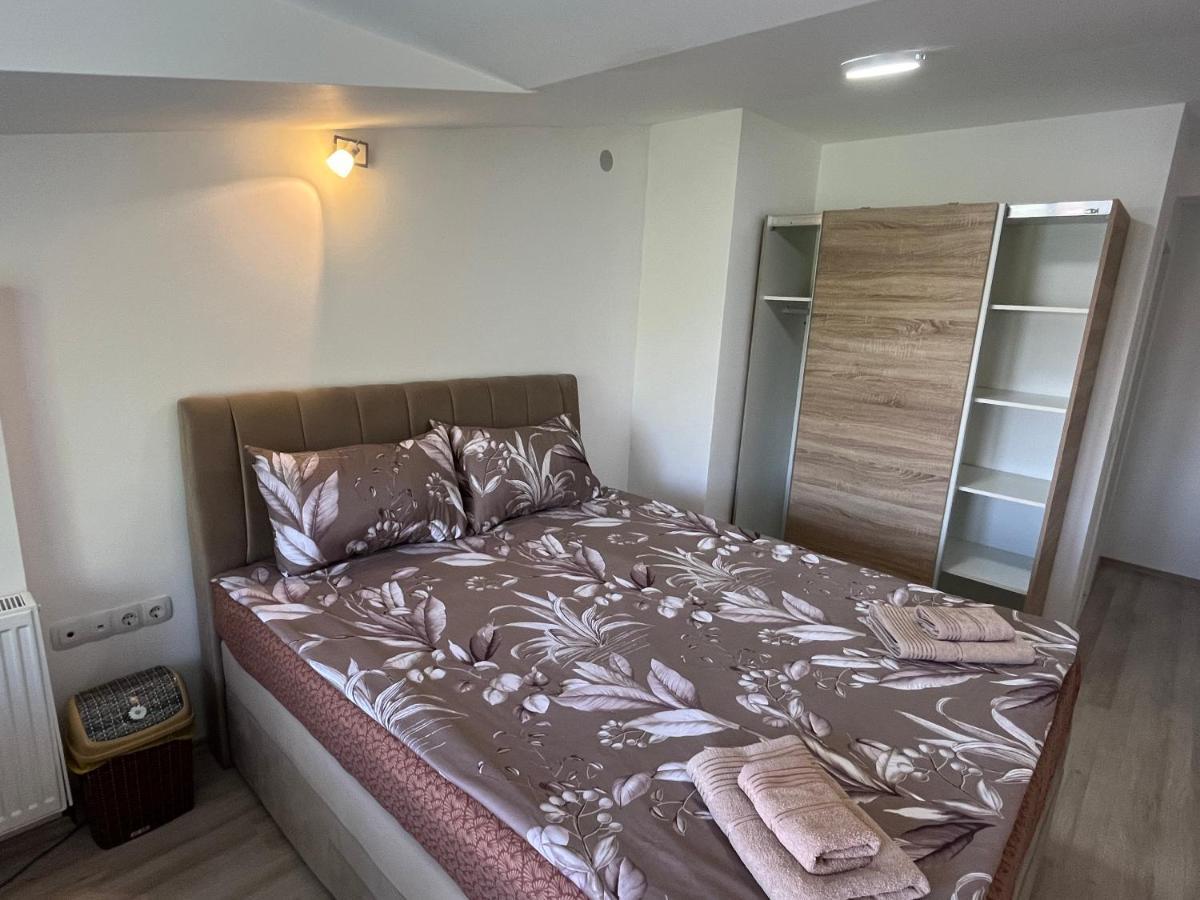 Majap Hostel Ohrid Bagian luar foto