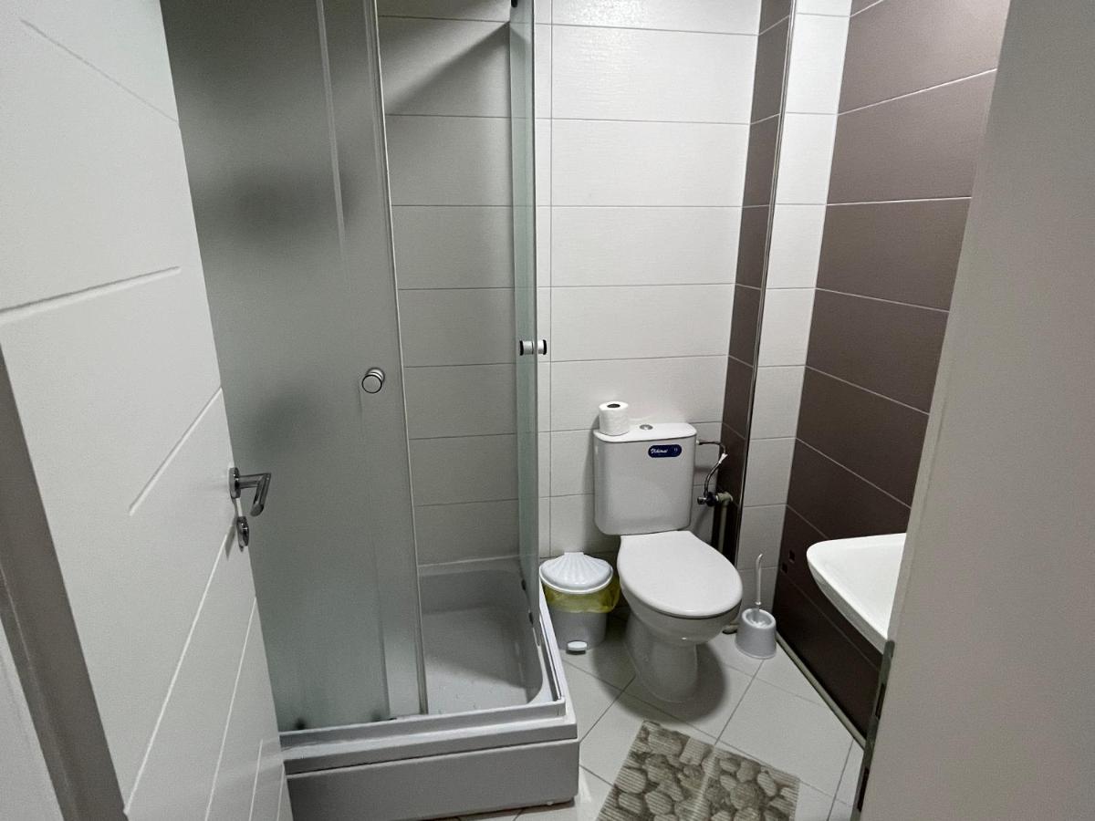 Majap Hostel Ohrid Bagian luar foto